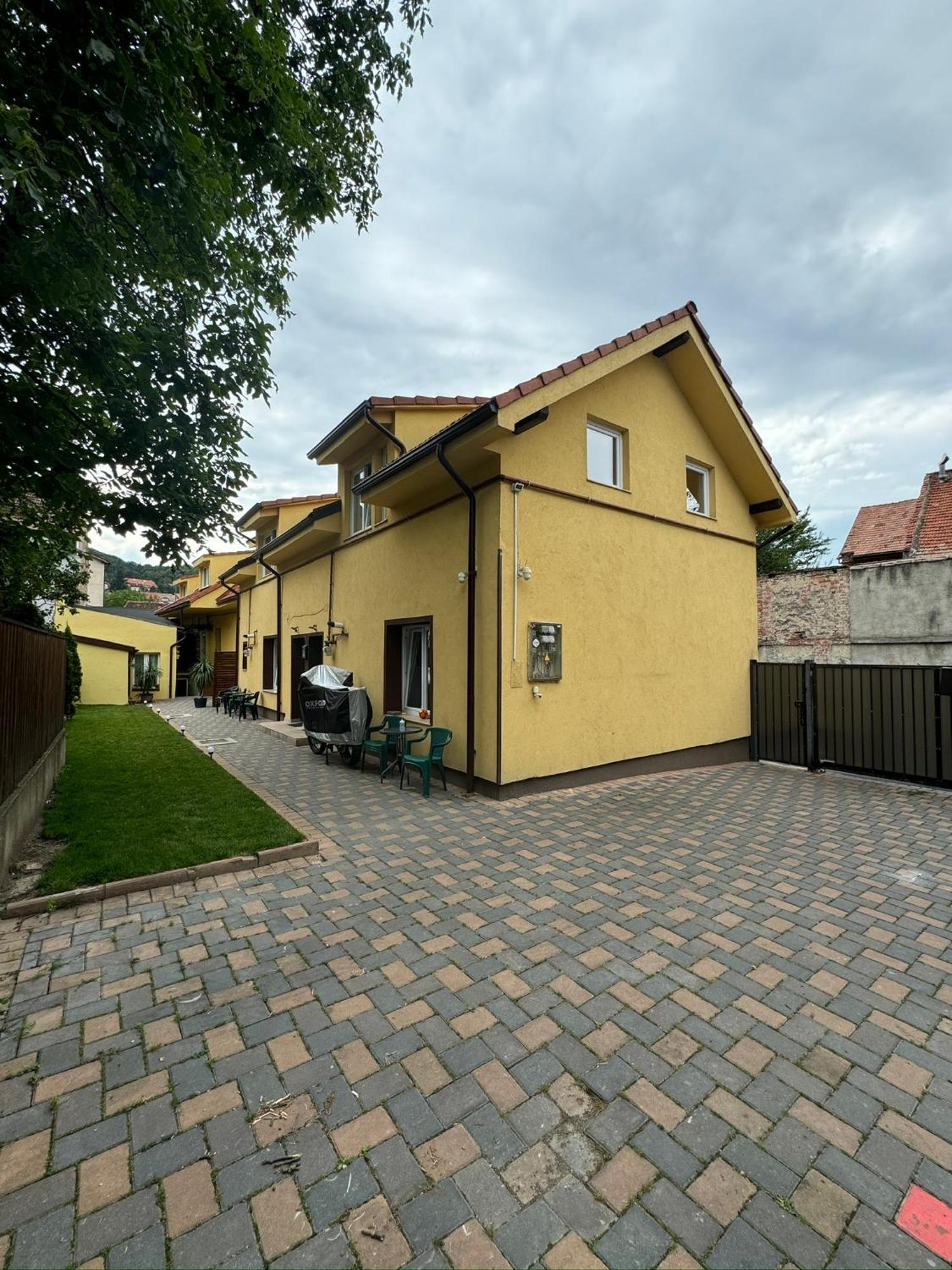 Apartamente De Inchiriat Lucky House Braşov Eksteriør billede